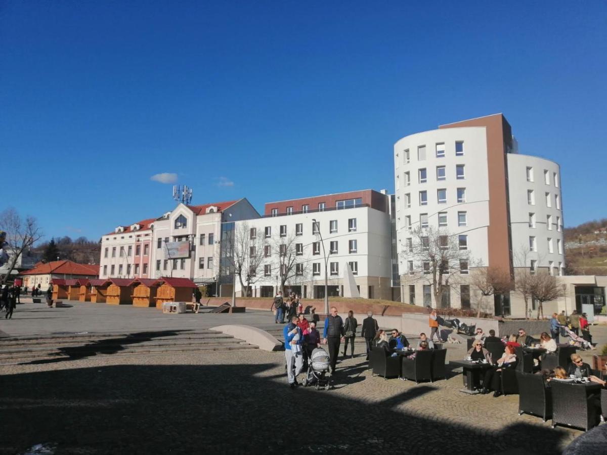 Apartman Viktoria Tuzla Luaran gambar