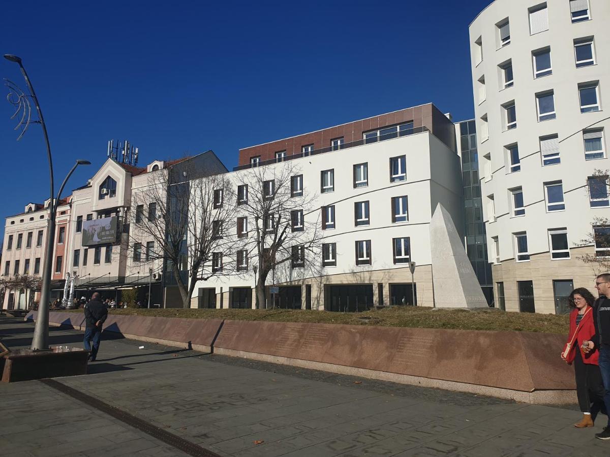 Apartman Viktoria Tuzla Luaran gambar