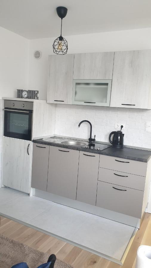 Apartman Viktoria Tuzla Luaran gambar